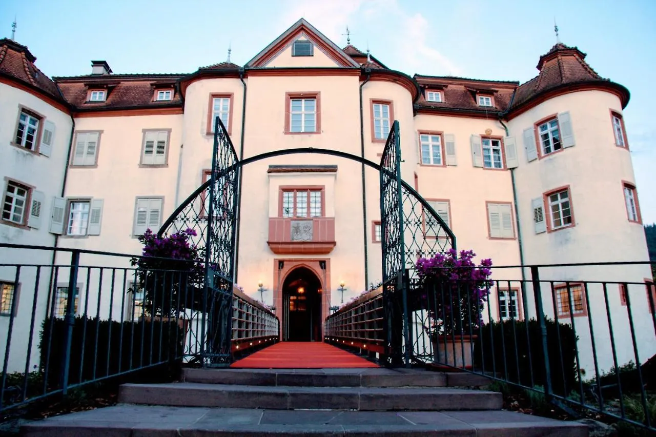 Hotel Residenz Im Schloss Neuweier Baden-Baden 3*,
